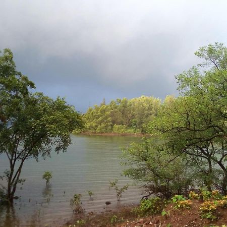 Lake View Resort Lonavala Ngoại thất bức ảnh