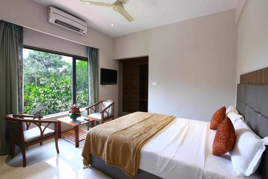 Lake View Resort Lonavala Ngoại thất bức ảnh