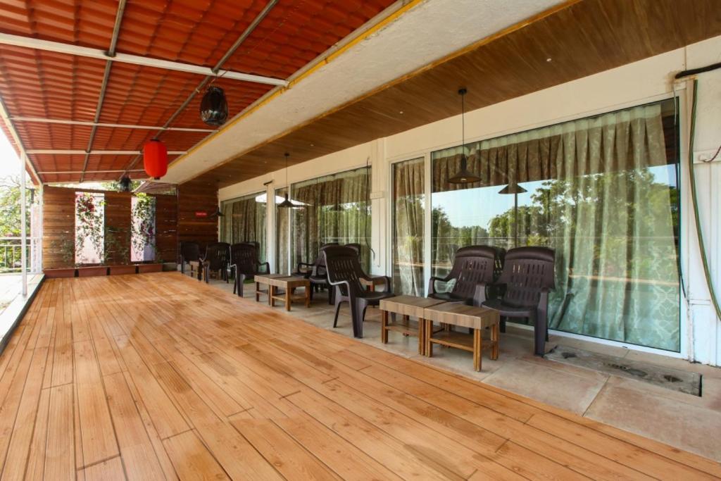 Lake View Resort Lonavala Ngoại thất bức ảnh