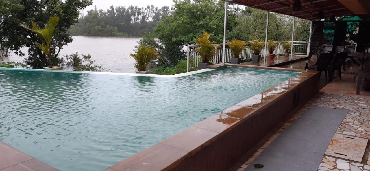Lake View Resort Lonavala Ngoại thất bức ảnh