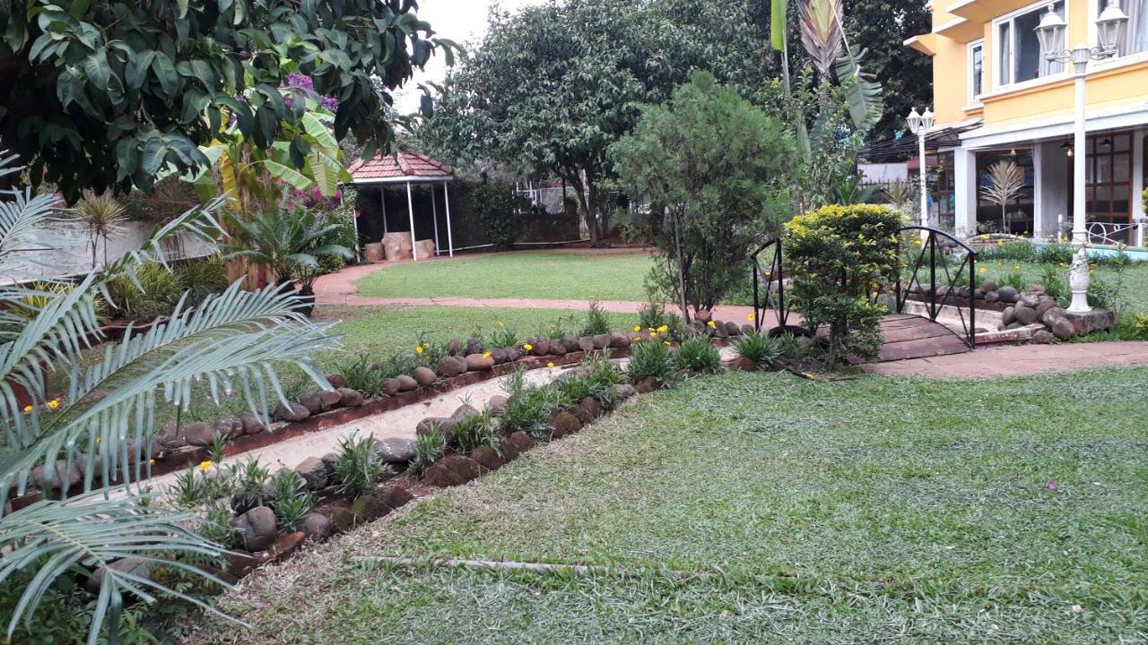 Lake View Resort Lonavala Ngoại thất bức ảnh