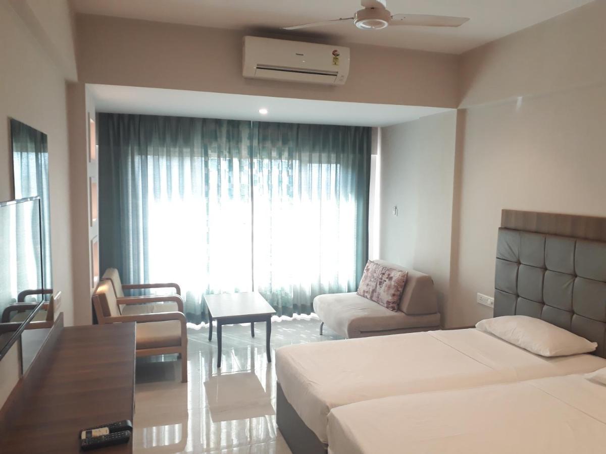 Lake View Resort Lonavala Ngoại thất bức ảnh